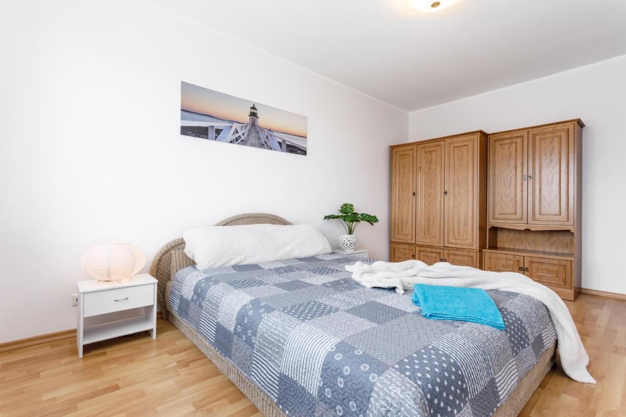 A. H. Tammsaare Puiestee Apartement Pärnu Esterno foto